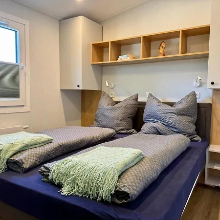 Natursee-chalet, Angeln, Wellness, Spa, Ponyhof شاليه Twist